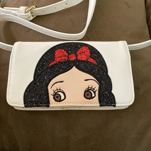 Danielle Nicole Handbags - Danielle Nicole - Snow White Crossbody Wallet